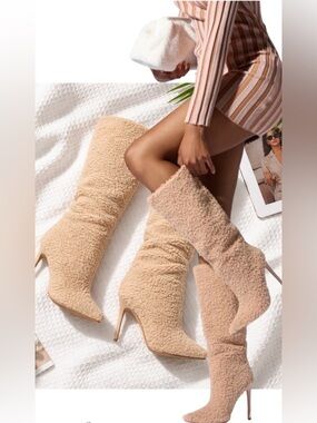 AZALEA WANG Tan Paityn Fuzzy knee High Slip On Heel Boots size 8